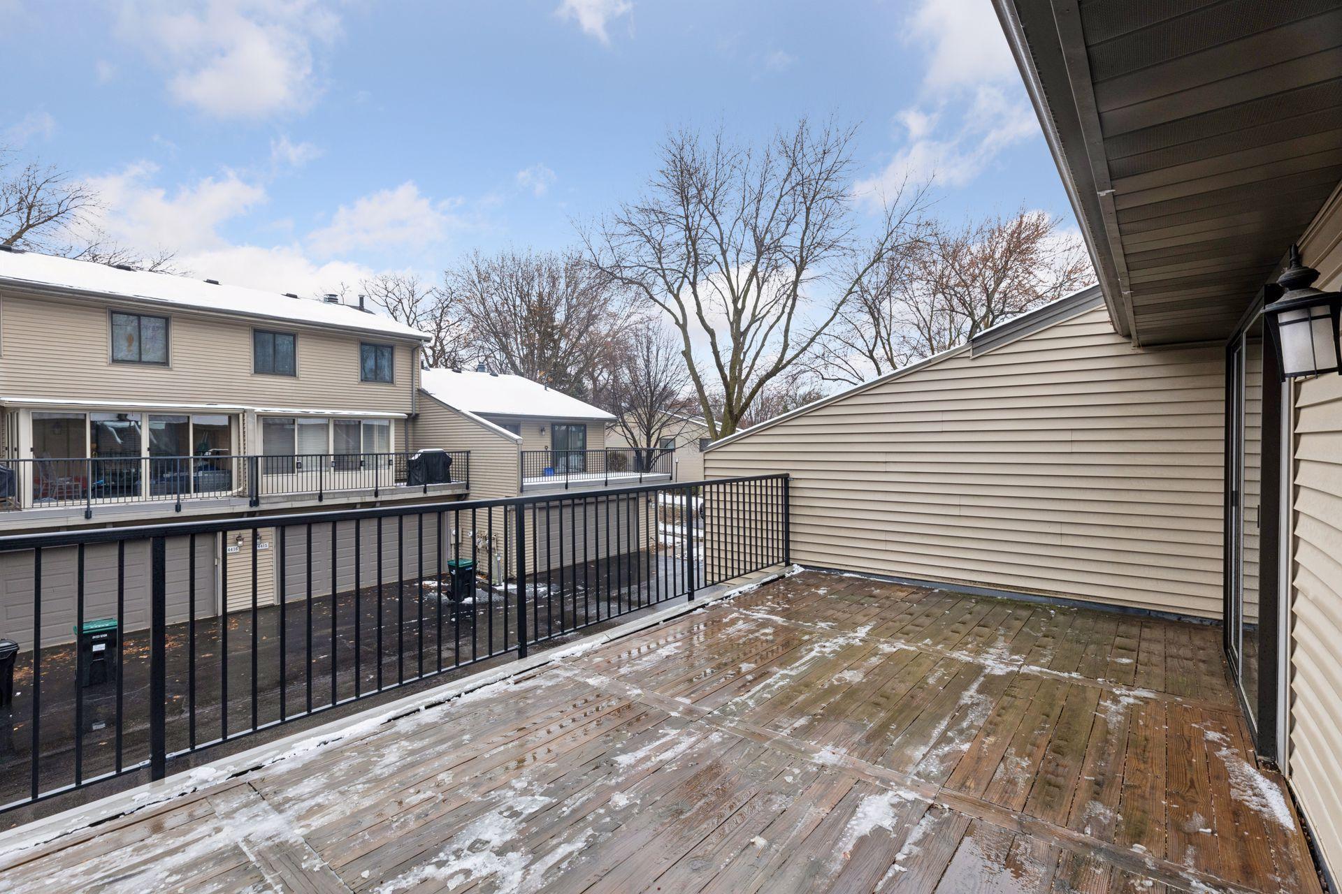 Upper level 24 X 12 Deck