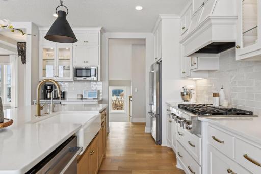16400 62nd Place N, Maple Grove, MN 55311