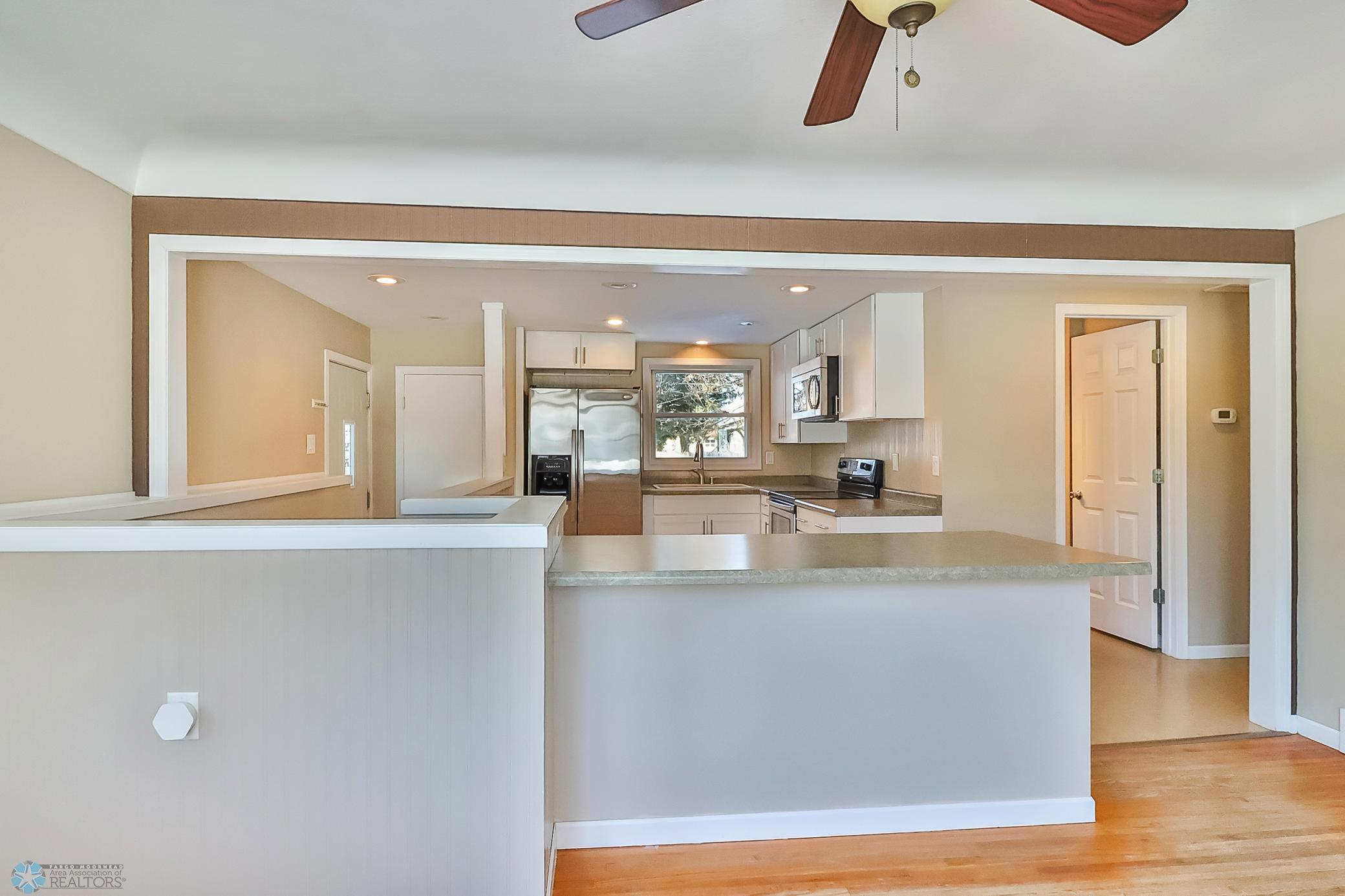 Kitchen1_2.jpg