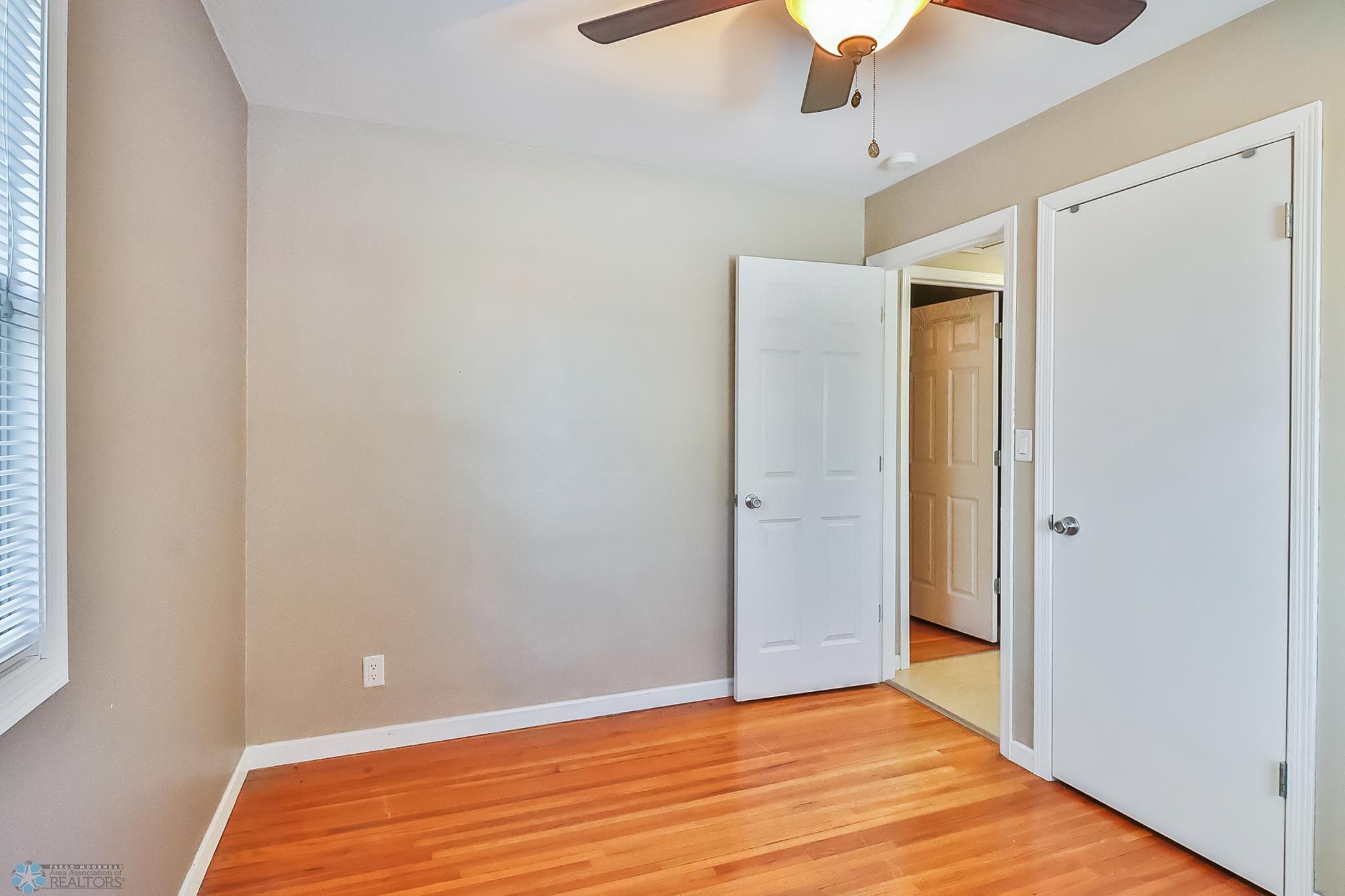 Bedroom2_2.jpg