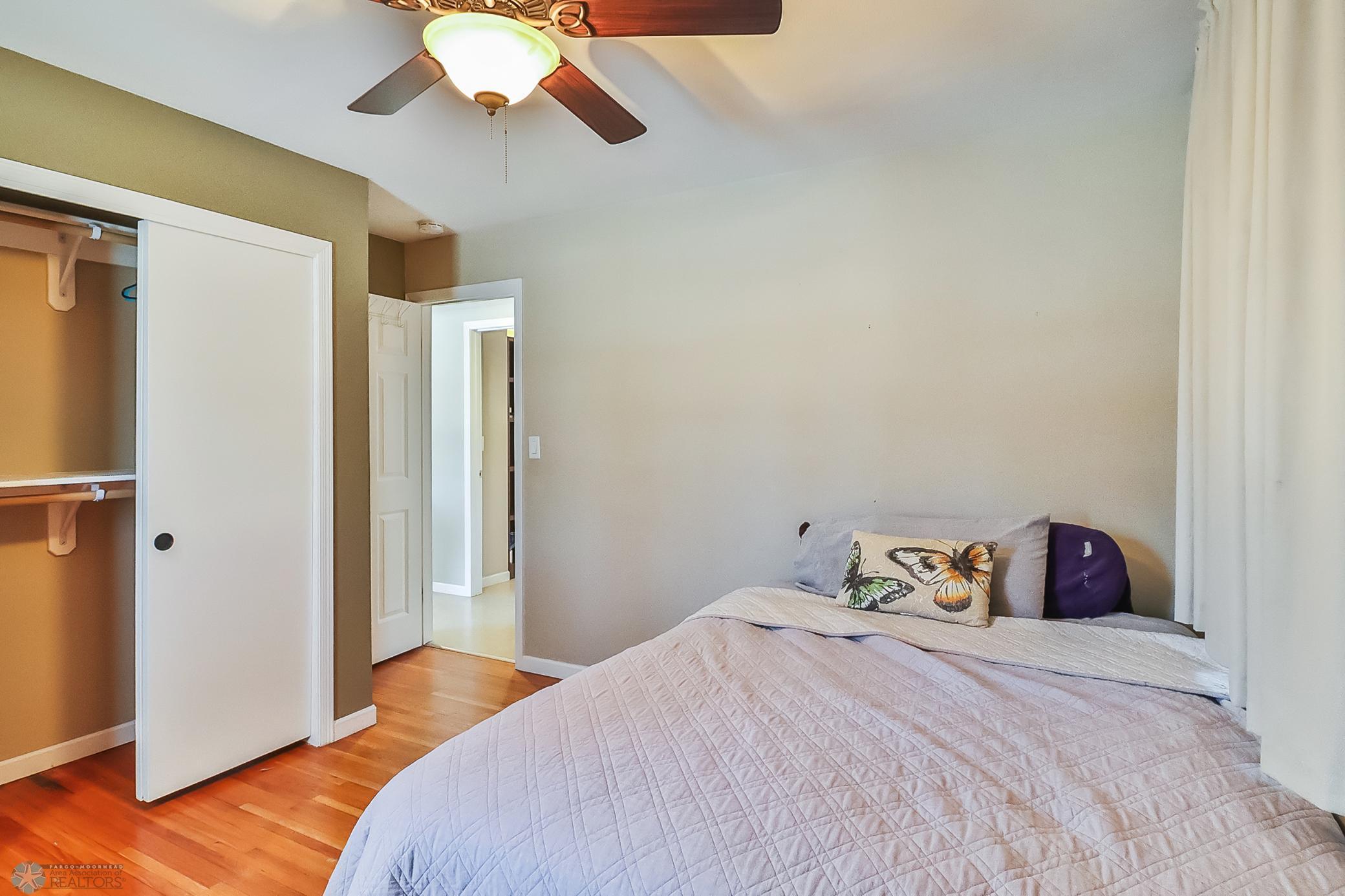 Bedroom1_3.jpg