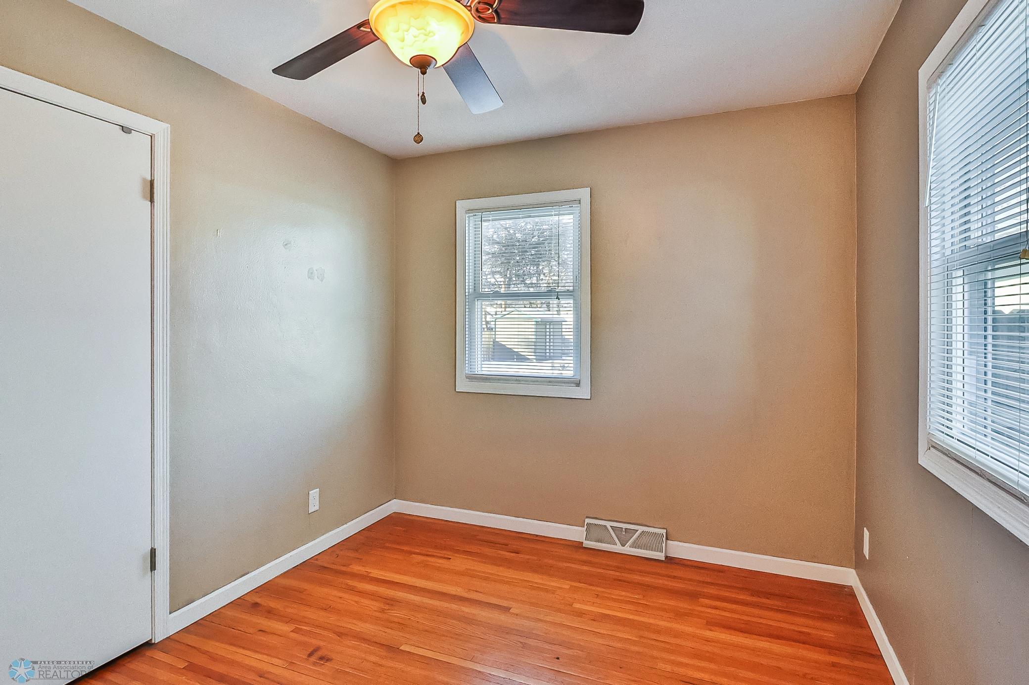 Bedroom2_3.jpg