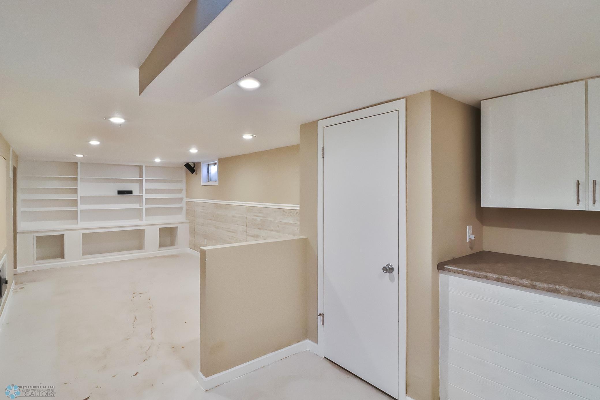 Basement1_.jpg