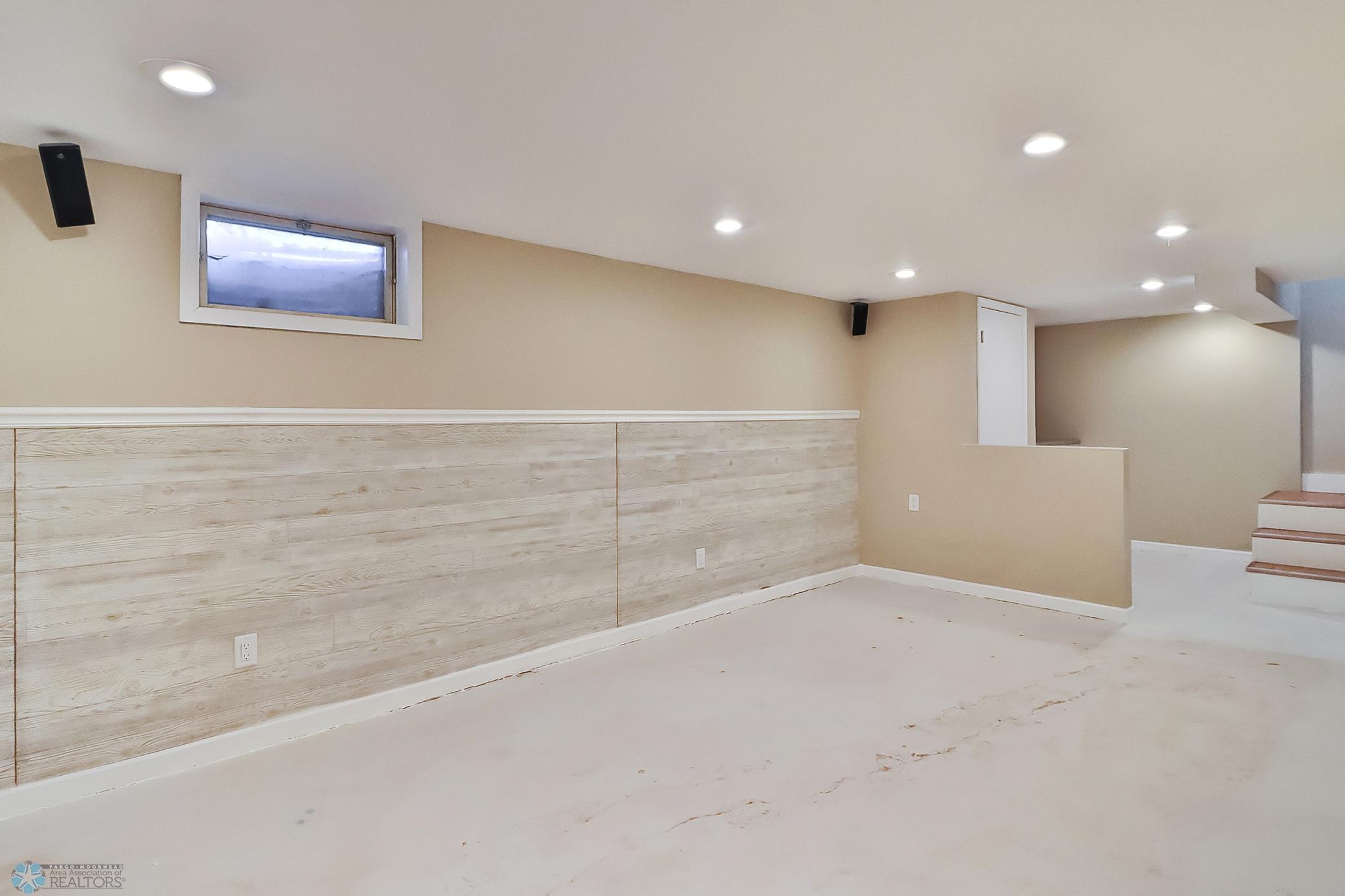Basement1_3.jpg