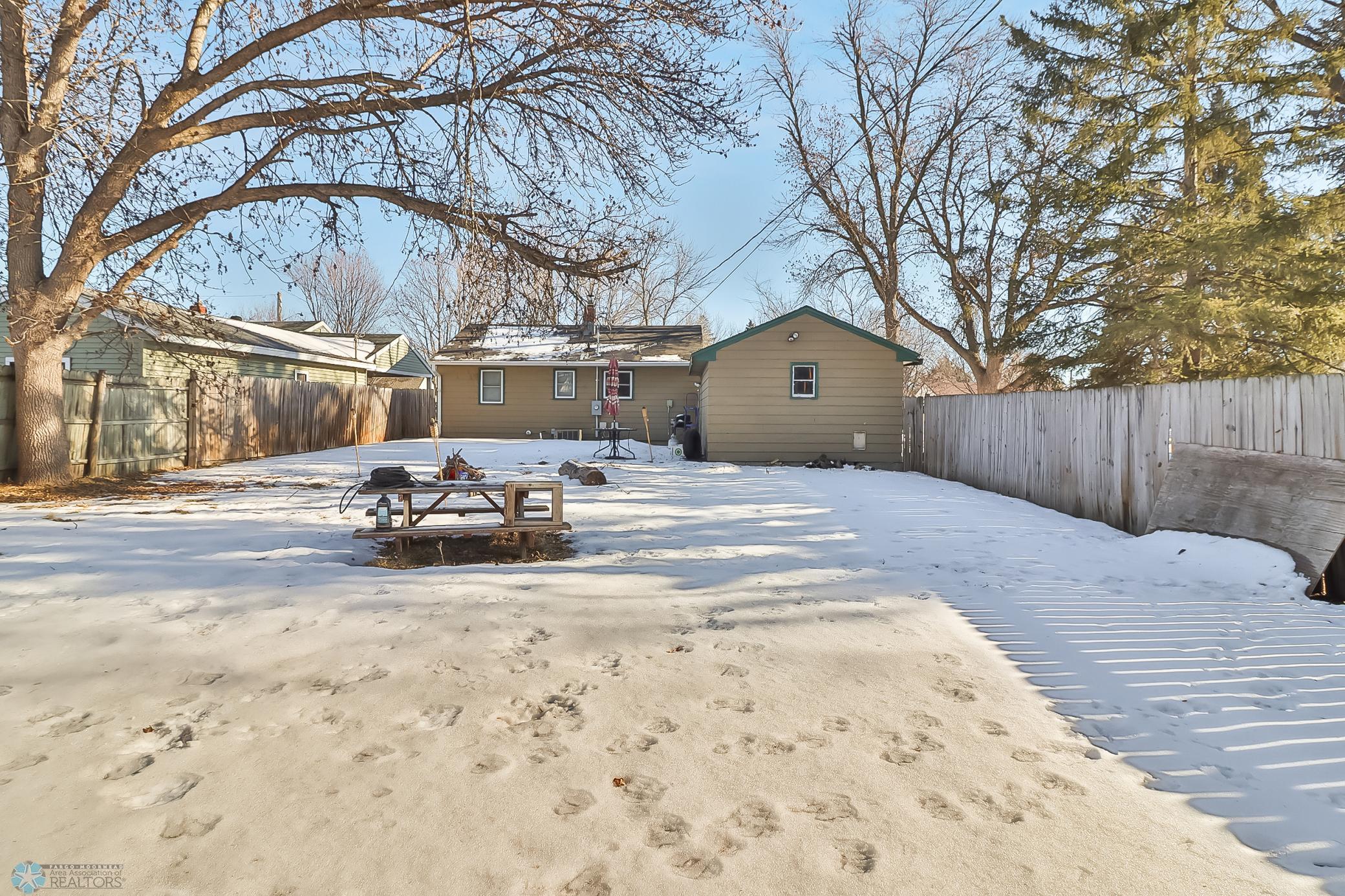 Backyard1_2.jpg