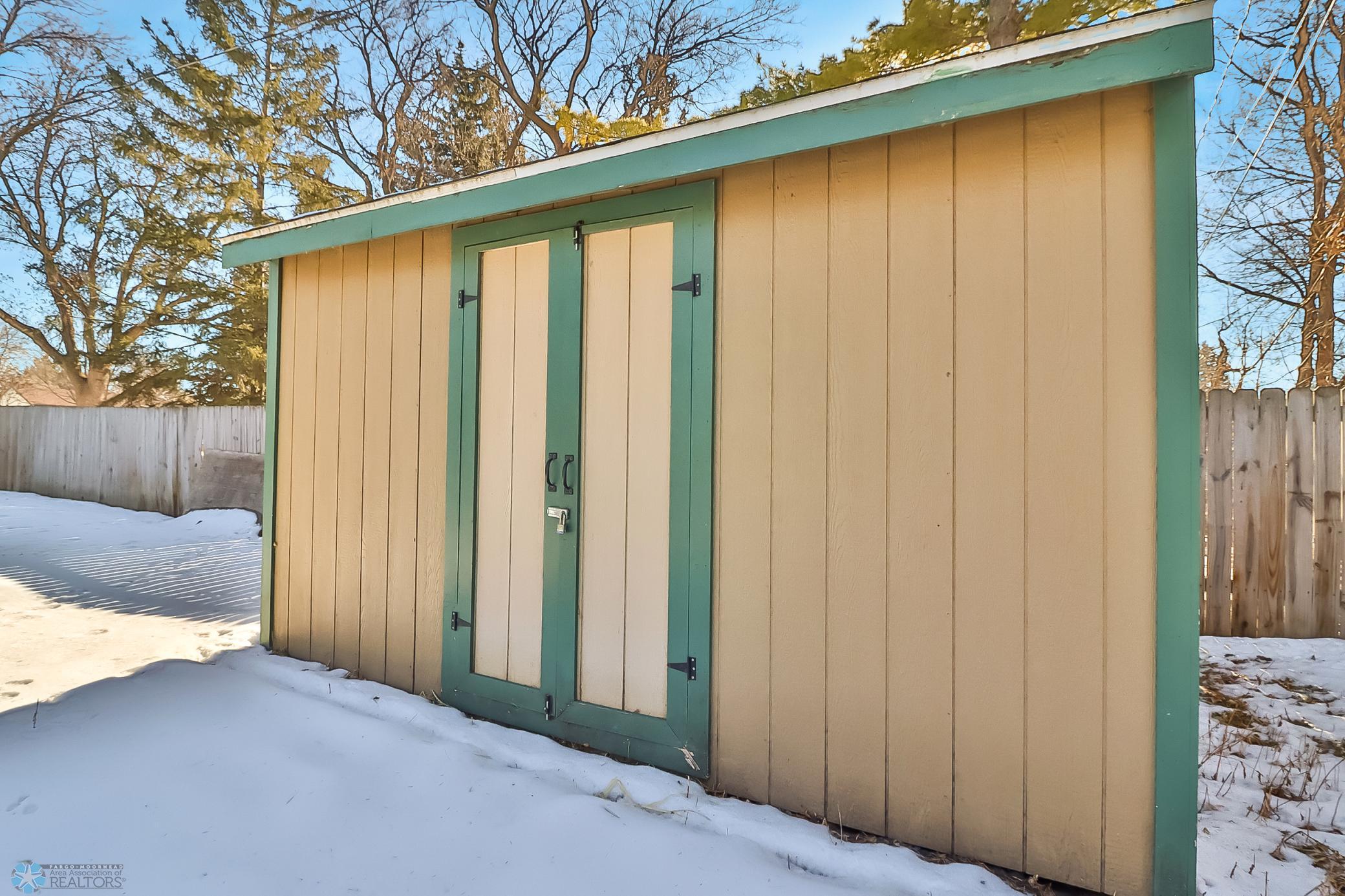 Backyard_shed1_2.jpg
