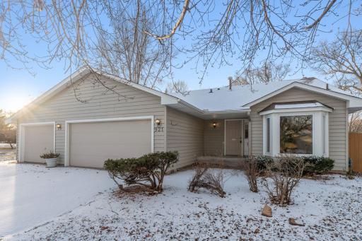 921 Curry Trail, Saint Paul, MN 55123