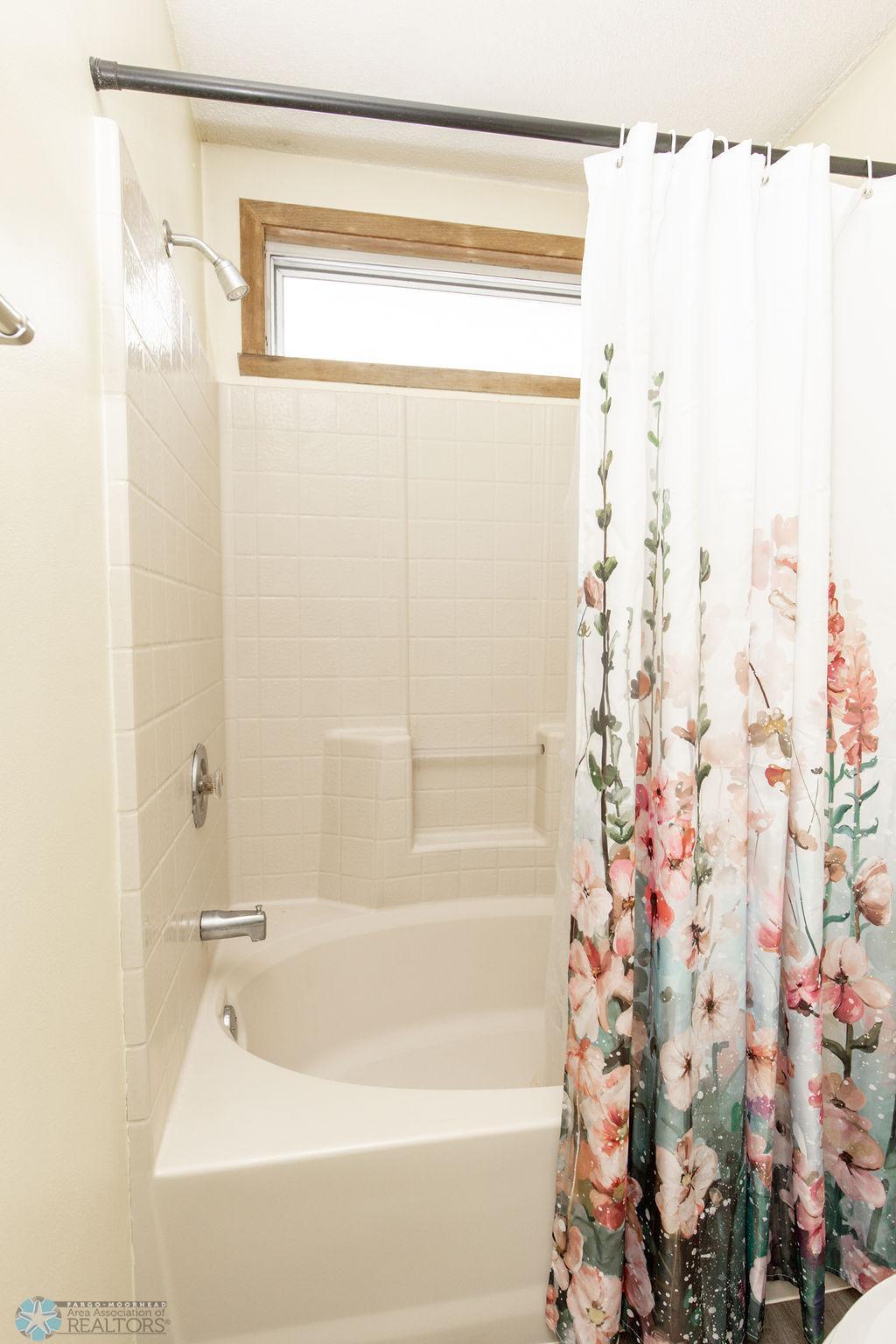 Bathroom 1- Fully Bath