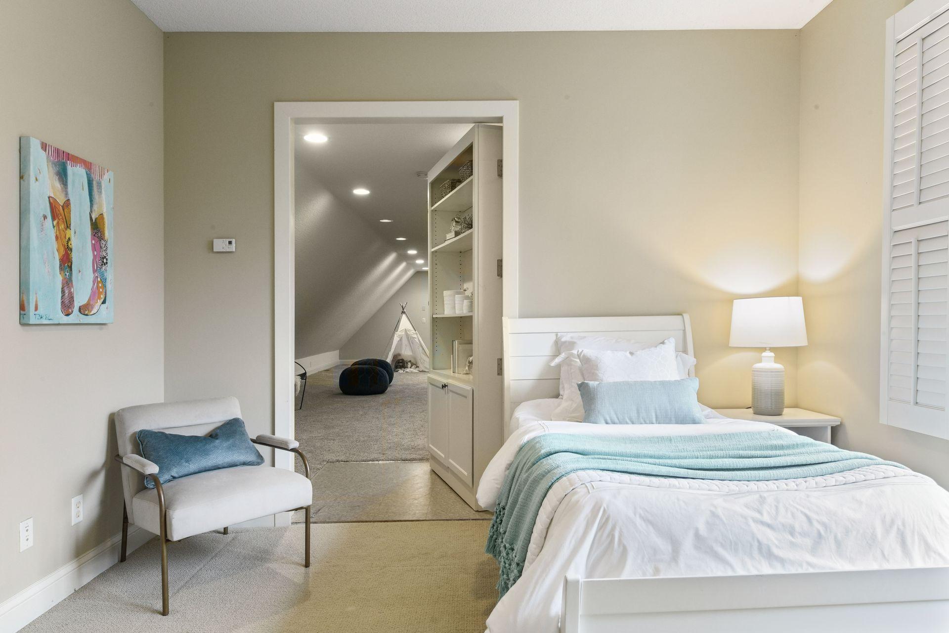 5912 Vernon Avenue South - Spacecrafting - 0050.jpg