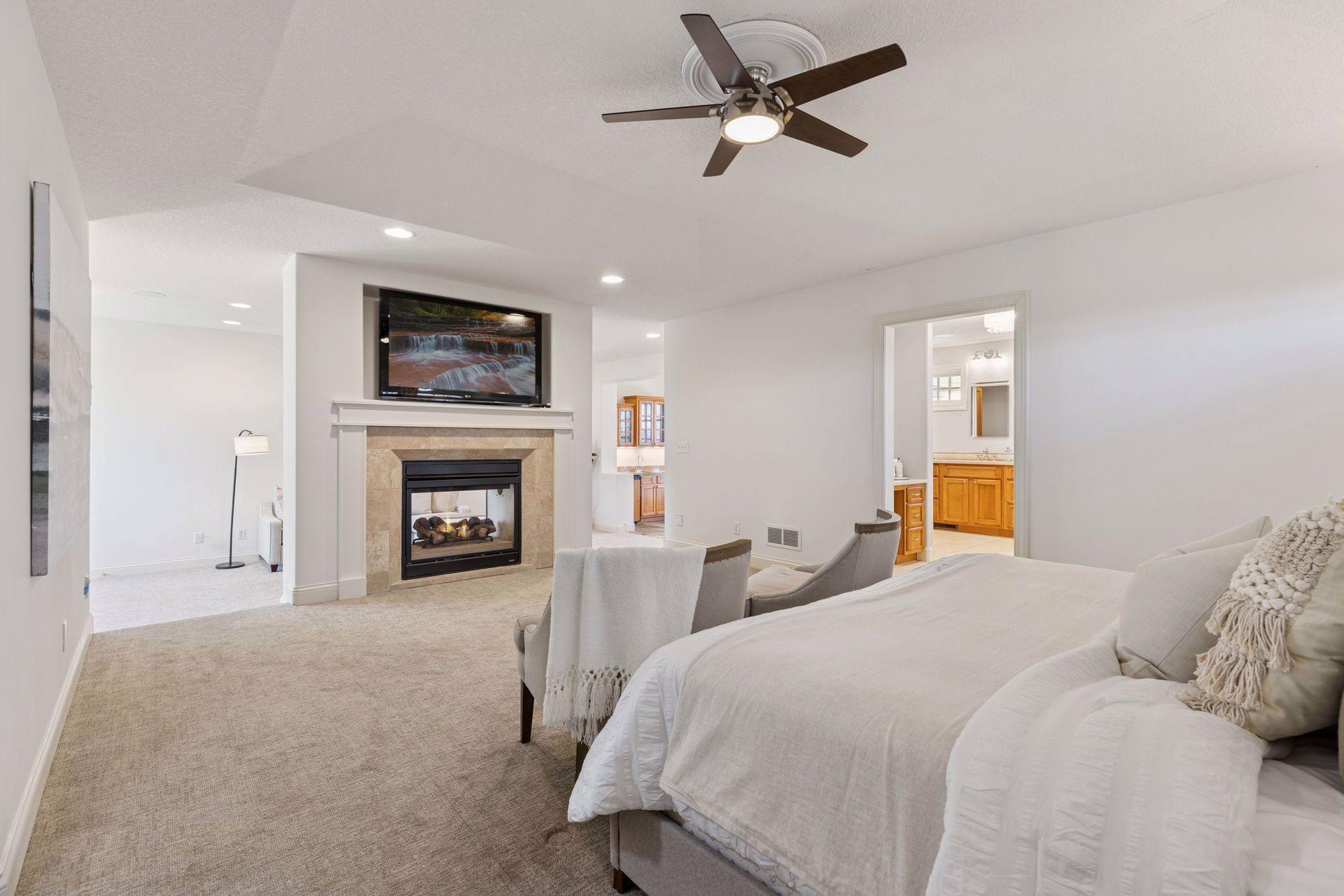 5912 Vernon Avenue South - Spacecrafting - 0108.jpg