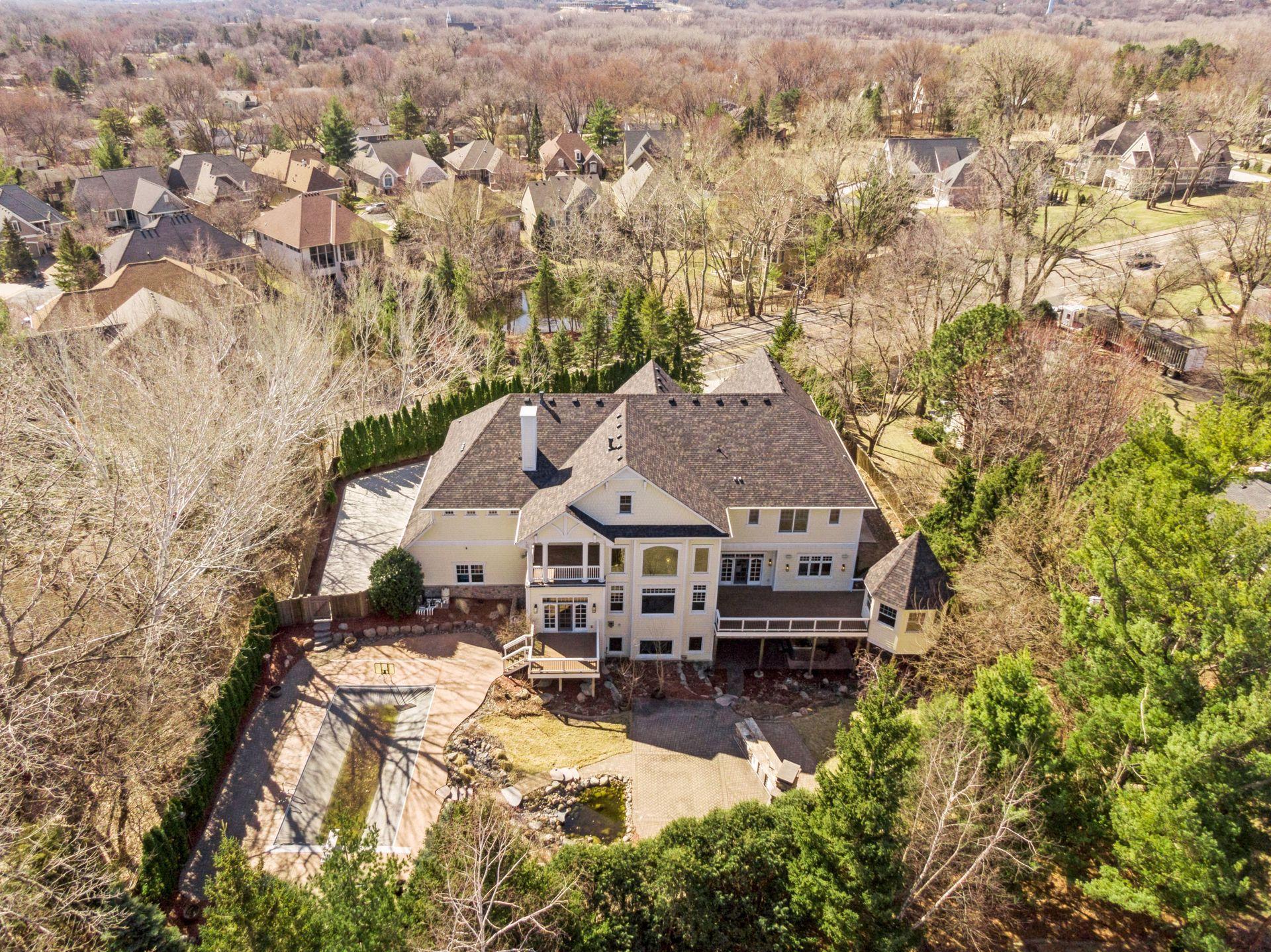 5912 Vernon Avenue South - Spacecrafting - 0006.jpg