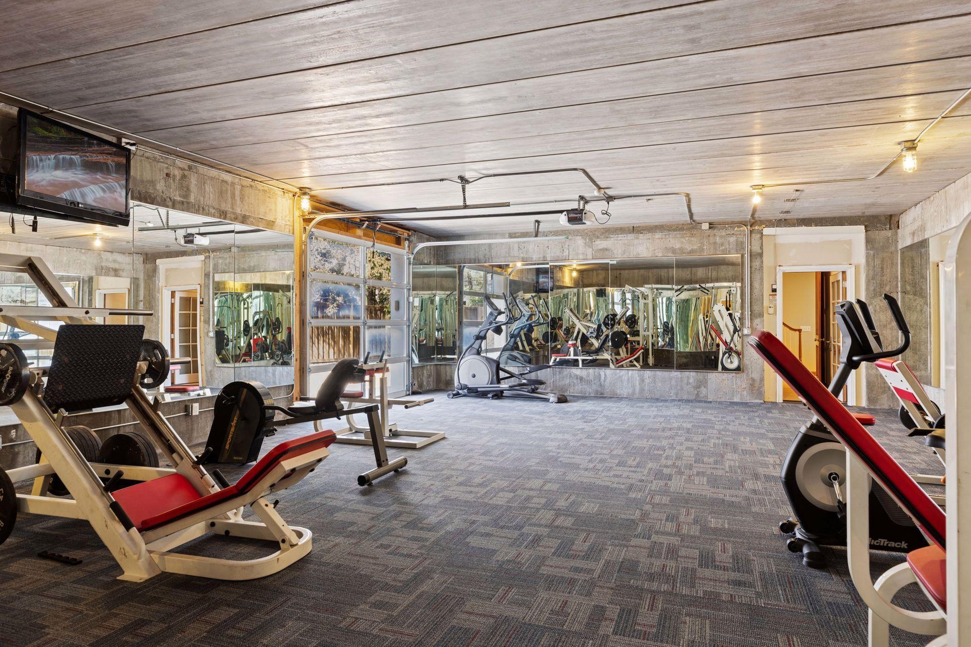 5912 Vernon Avenue South - Spacecrafting - 0158.jpg