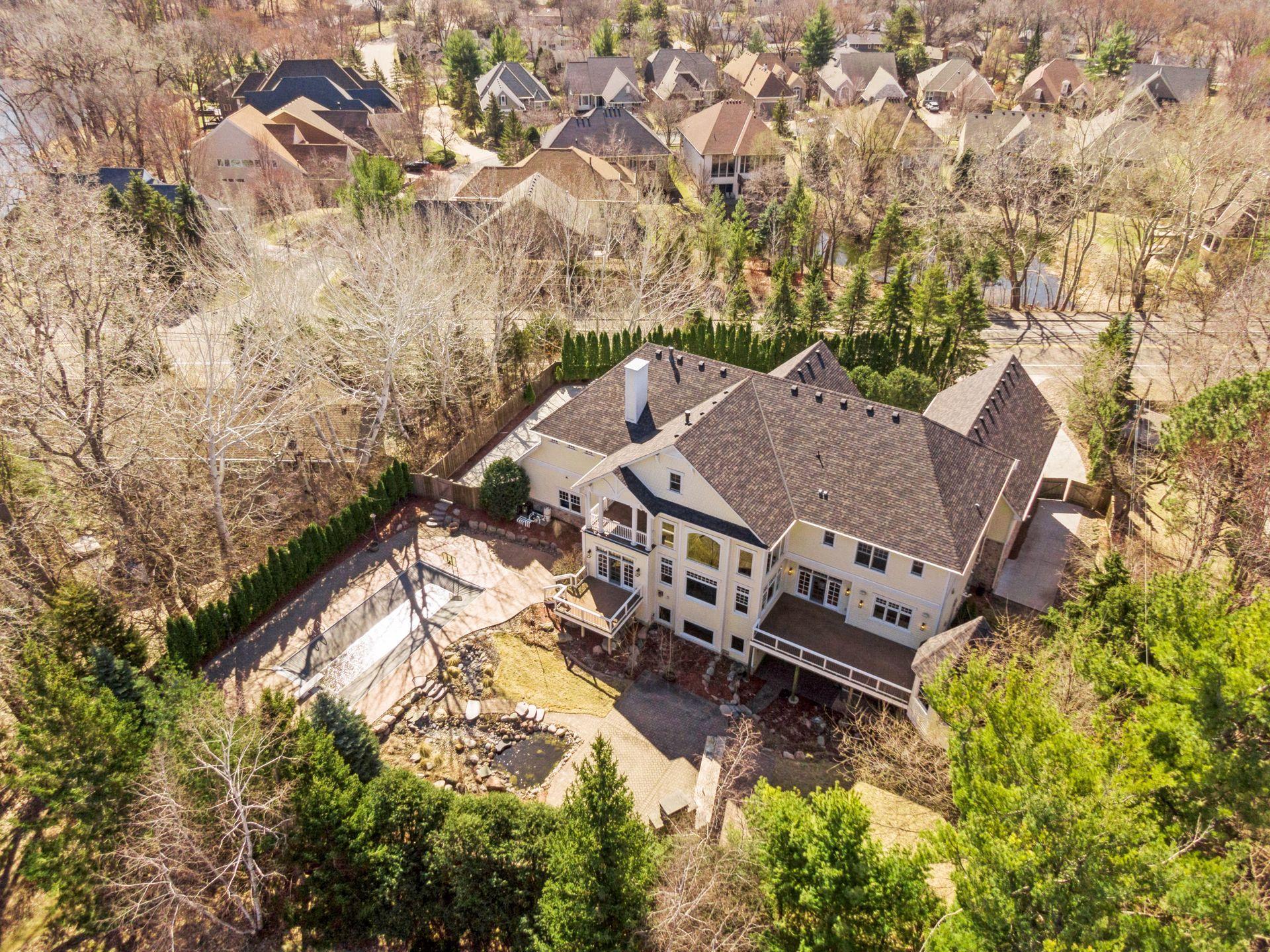 5912 Vernon Avenue South - Spacecrafting - 0004.jpg