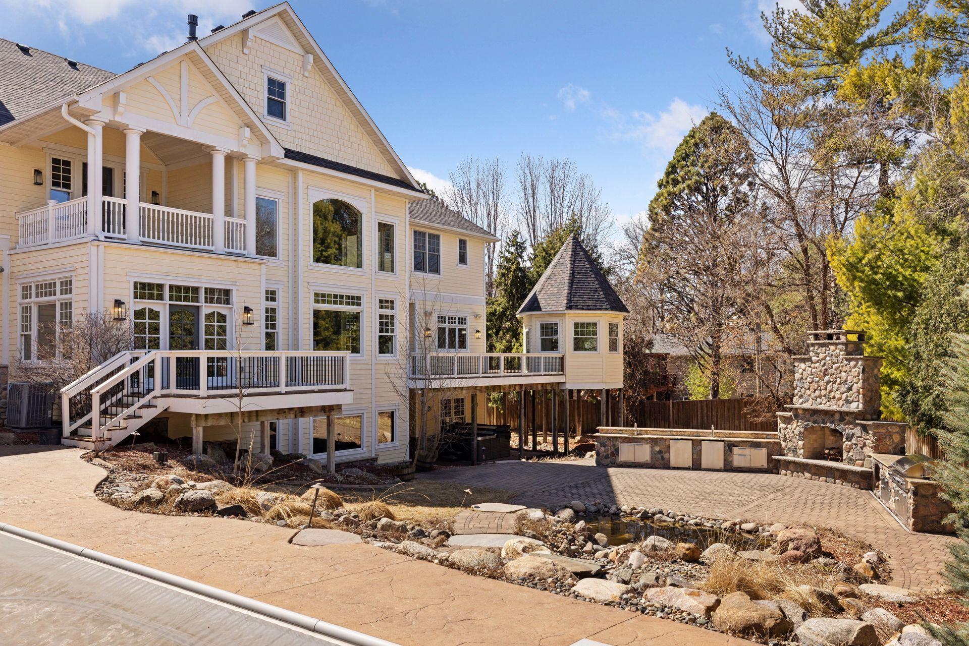 5912 Vernon Avenue South - Spacecrafting - 0166.jpg