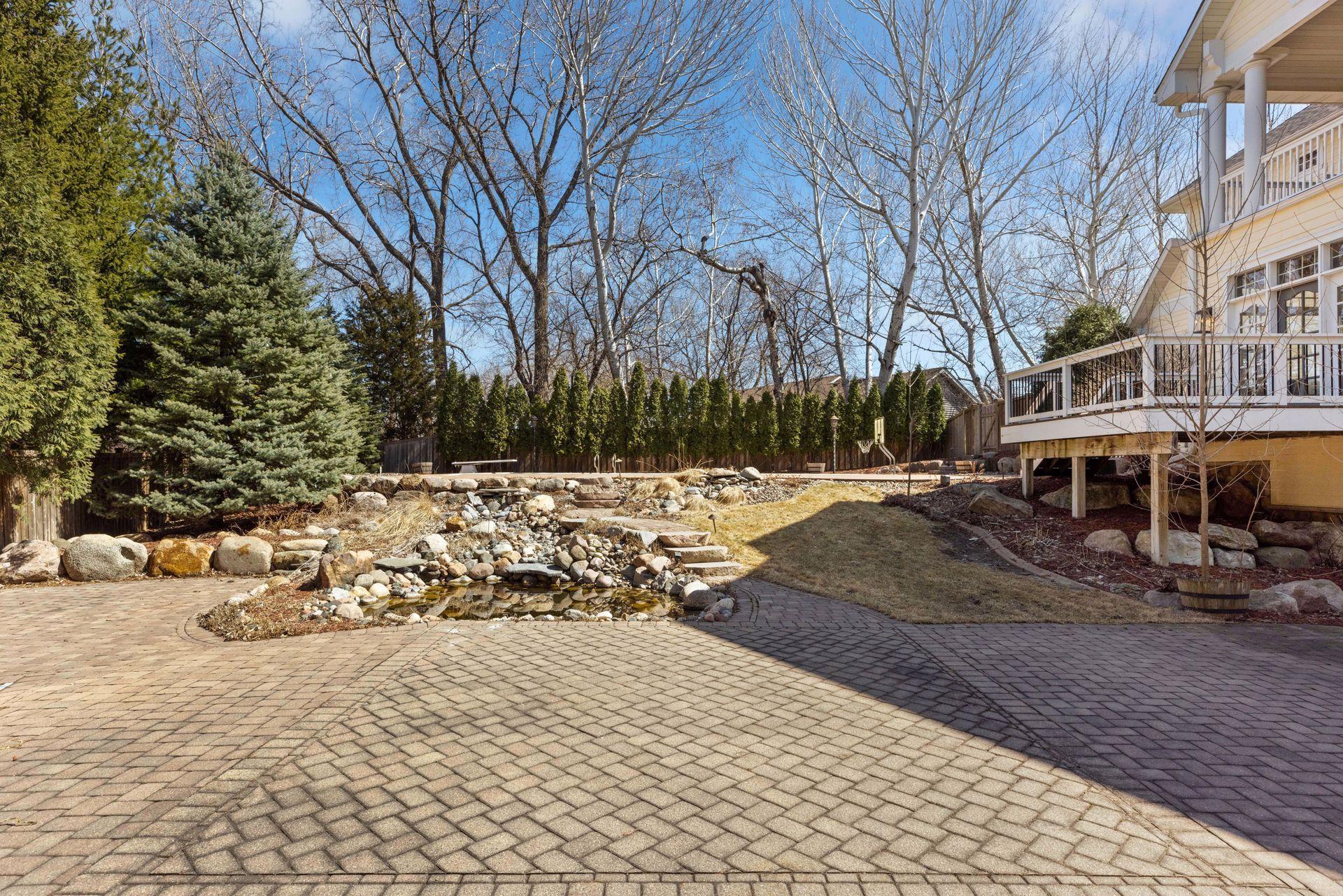 5912 Vernon Avenue South - Spacecrafting - 0170.jpg