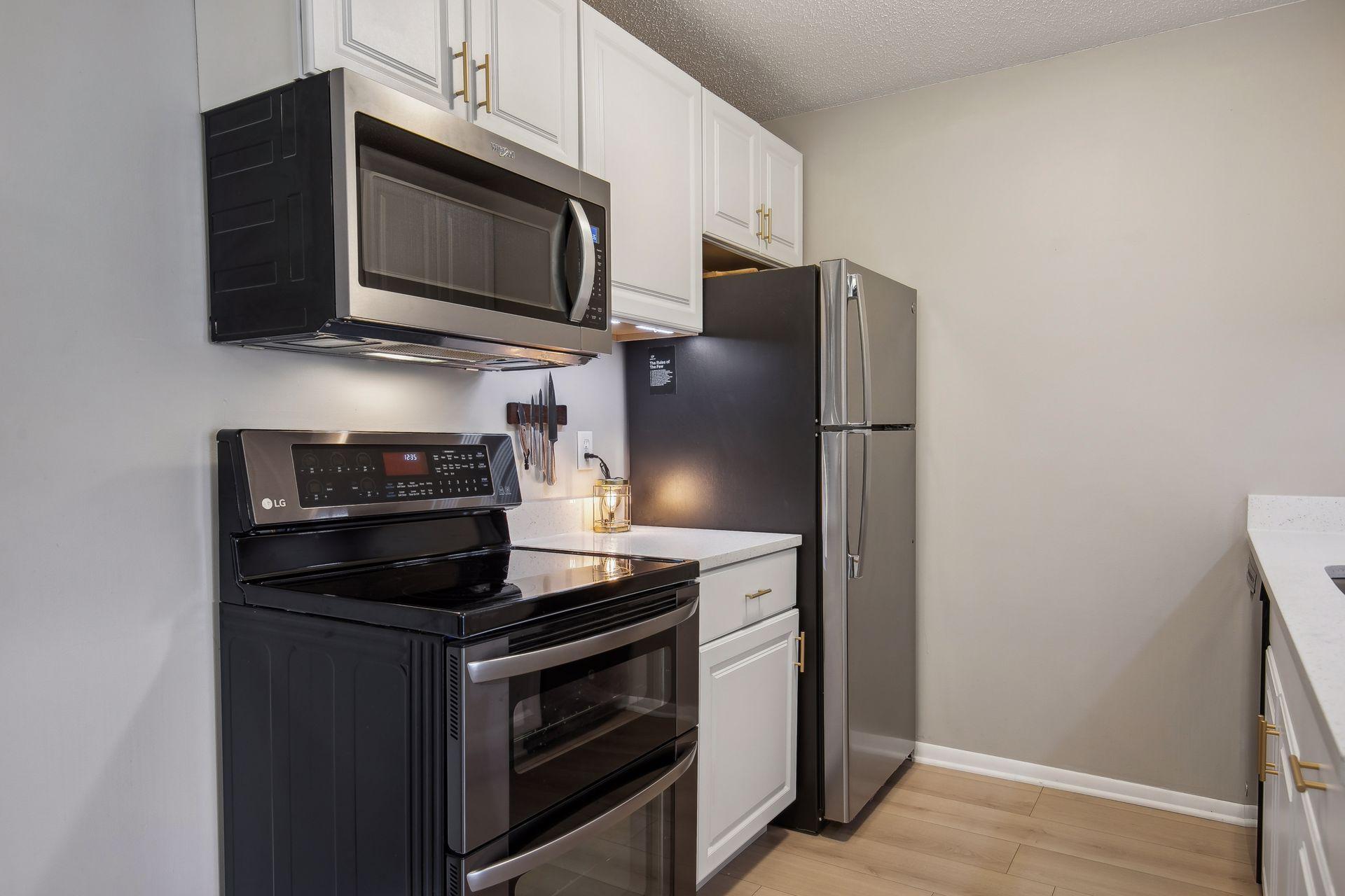 Upgraded double oven offers tons of baking and heating features including convection oven!