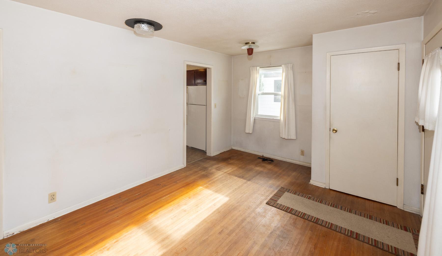Living Room/Dining Area