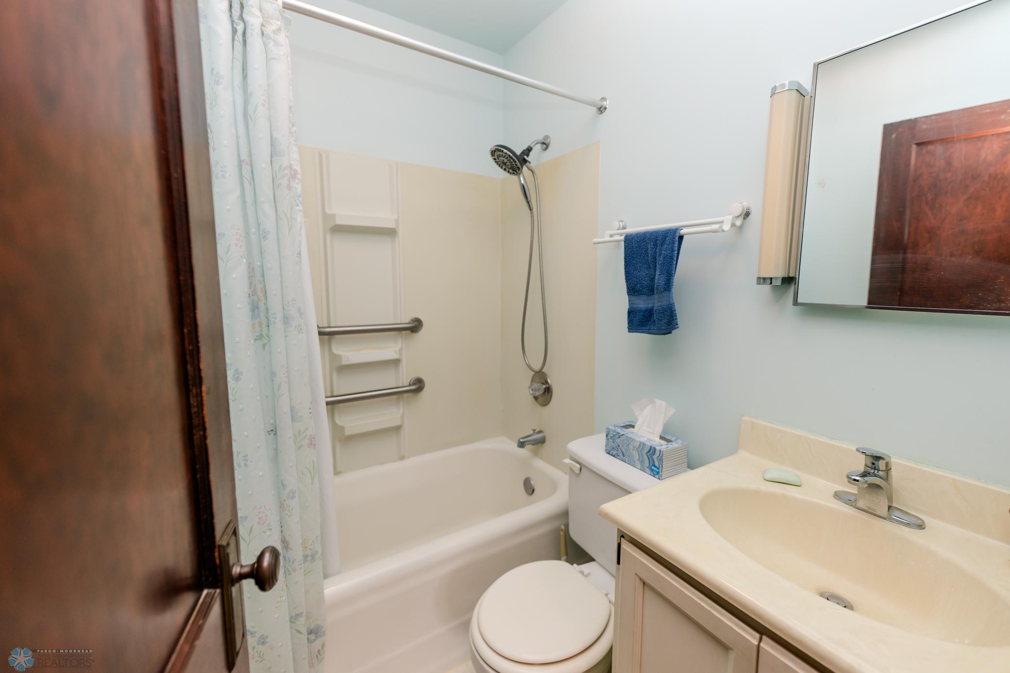 Main Floor Full Bath