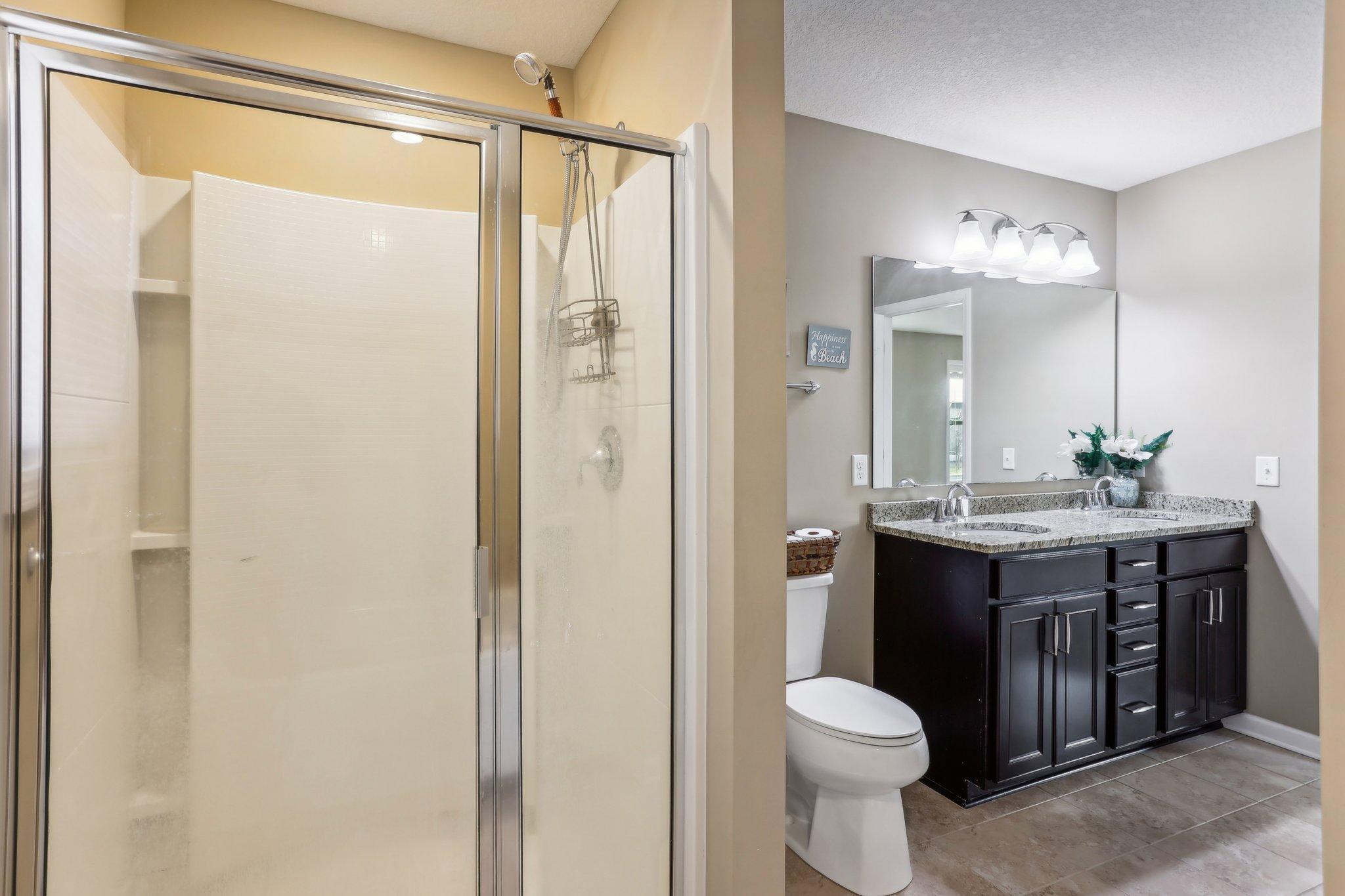 Walk-In Shower & Soaking Tub