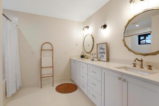 8710Photography-Web-Friendly-4610-Daisy-Circle-Medina-MN-55340-34.jpg