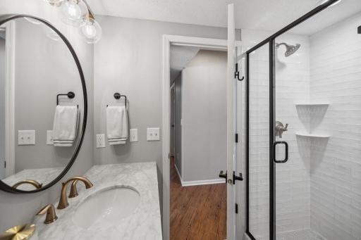 420 Emerald Lane, Saint Paul, MN 55115