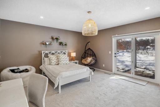 420 Emerald Lane, Saint Paul, MN 55115