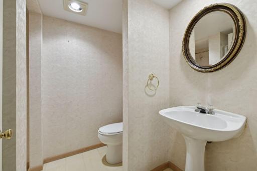 17901 Maple Hill Road, Wayzata, MN 55391