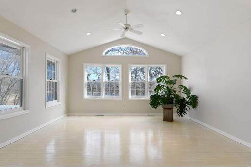 17901 Maple Hill Road, Wayzata, MN 55391