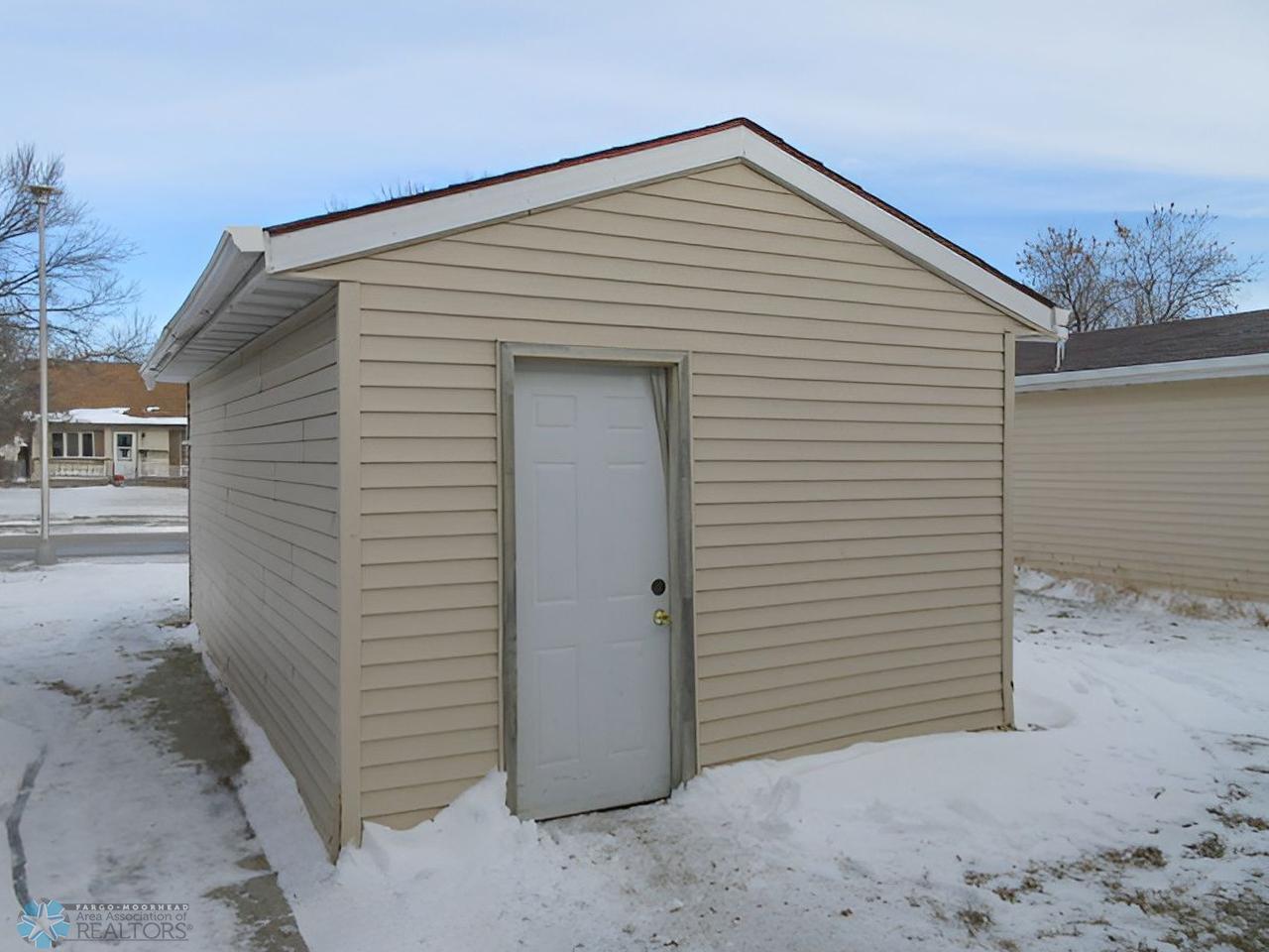 Detached Garage