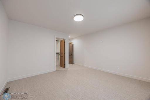 301 25th Avenue E, West Fargo, ND 58078