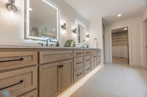 301 25th Avenue E, West Fargo, ND 58078