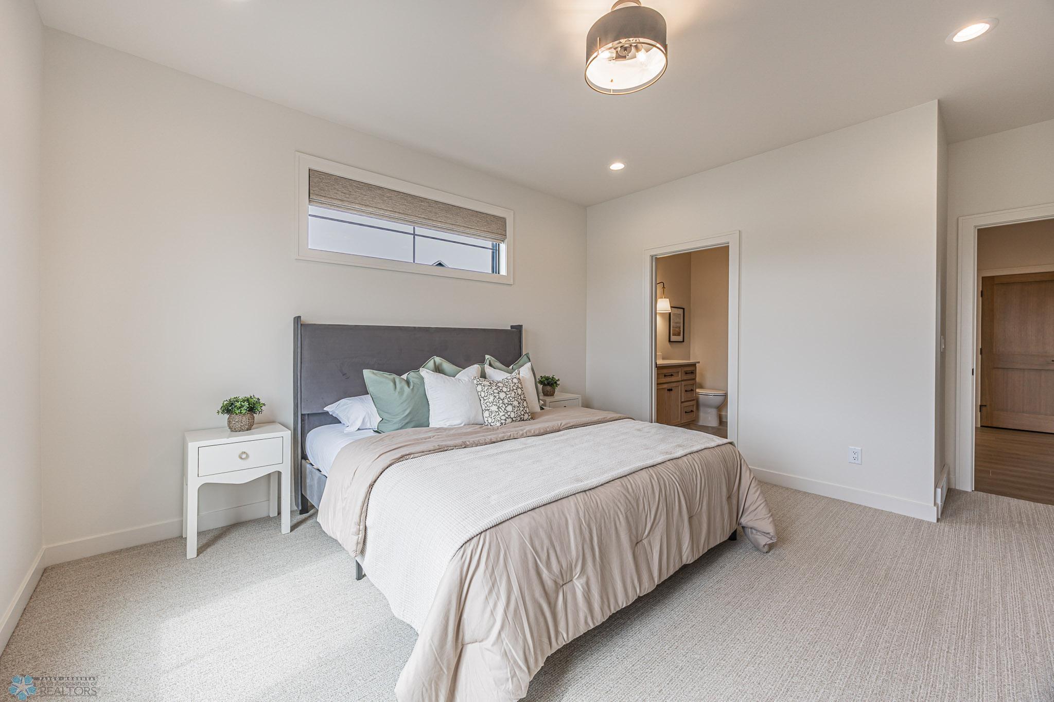 301 25th Ave E West Fargo-23.jpg