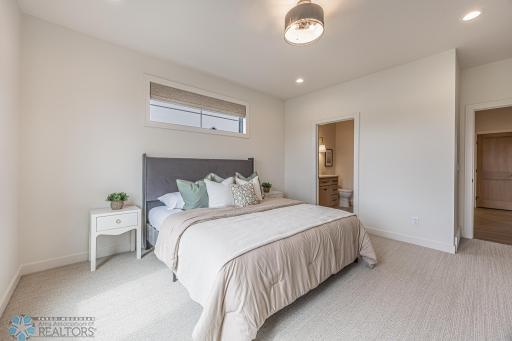 301 25th Avenue E, West Fargo, ND 58078