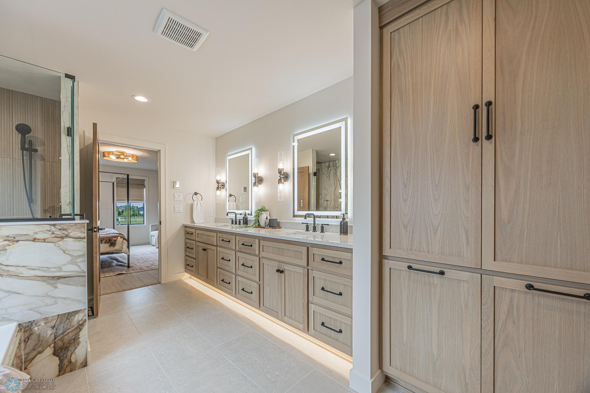 301 25th Ave E West Fargo-46.jpg