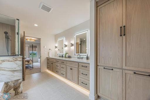 301 25th Avenue E, West Fargo, ND 58078