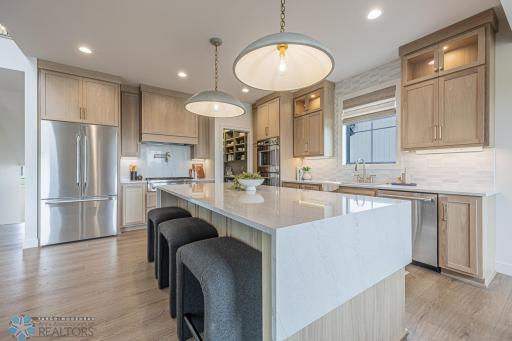 301 25th Avenue E, West Fargo, ND 58078