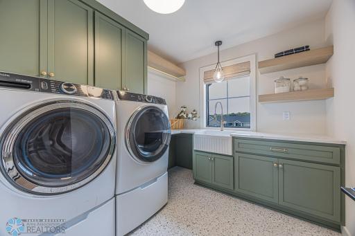 301 25th Avenue E, West Fargo, ND 58078