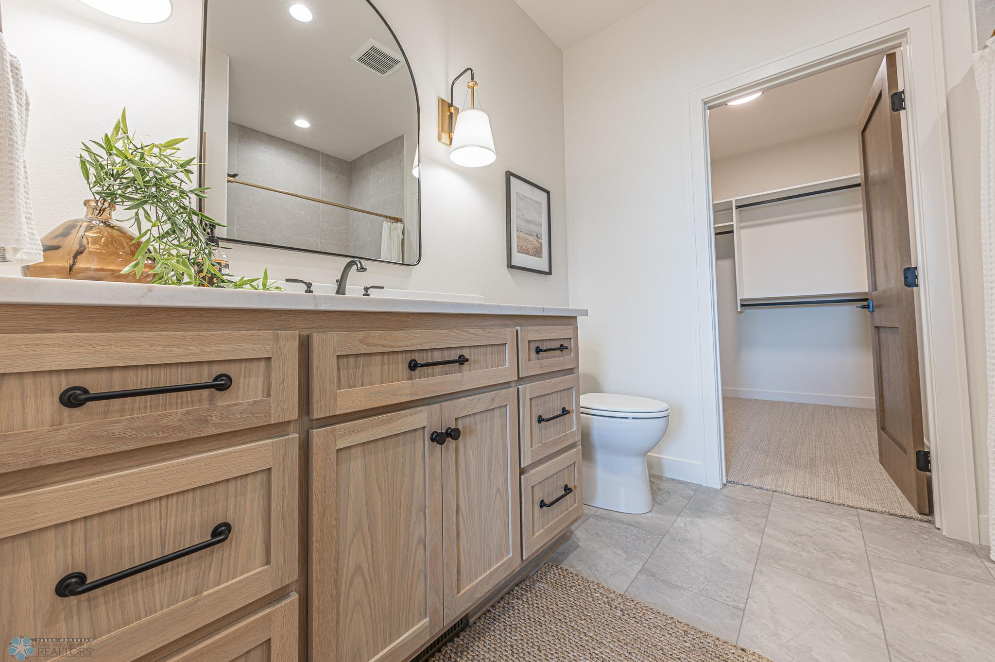 301 25th Ave E West Fargo-25.jpg