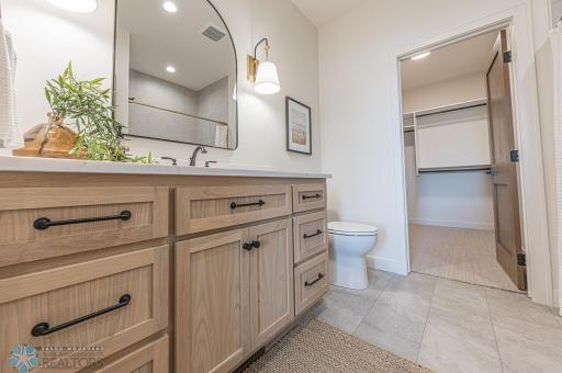 301 25th Avenue E, West Fargo, ND 58078