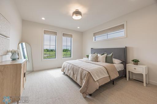 301 25th Avenue E, West Fargo, ND 58078