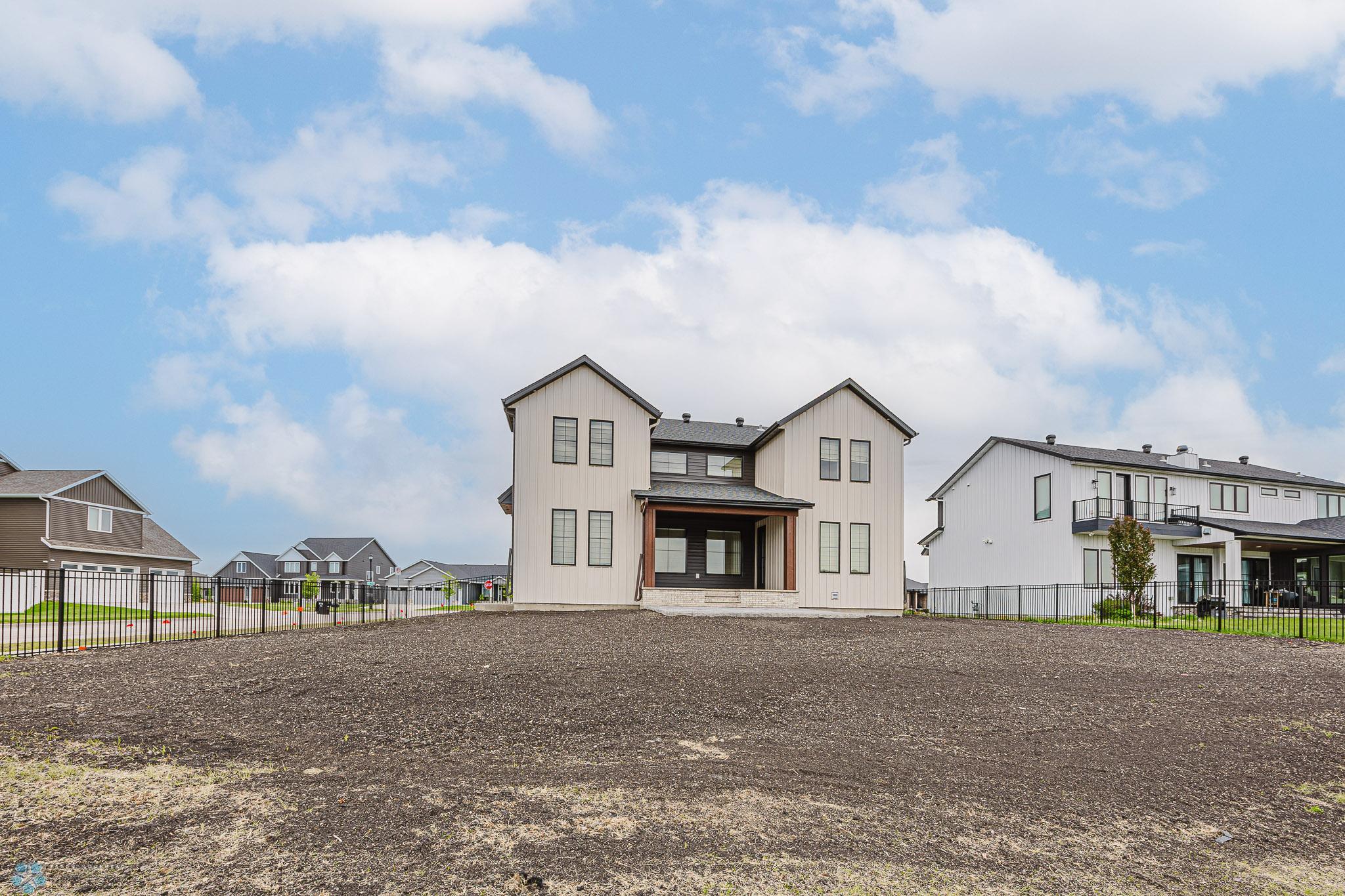 301 25th Ave E West Fargo-72.jpg