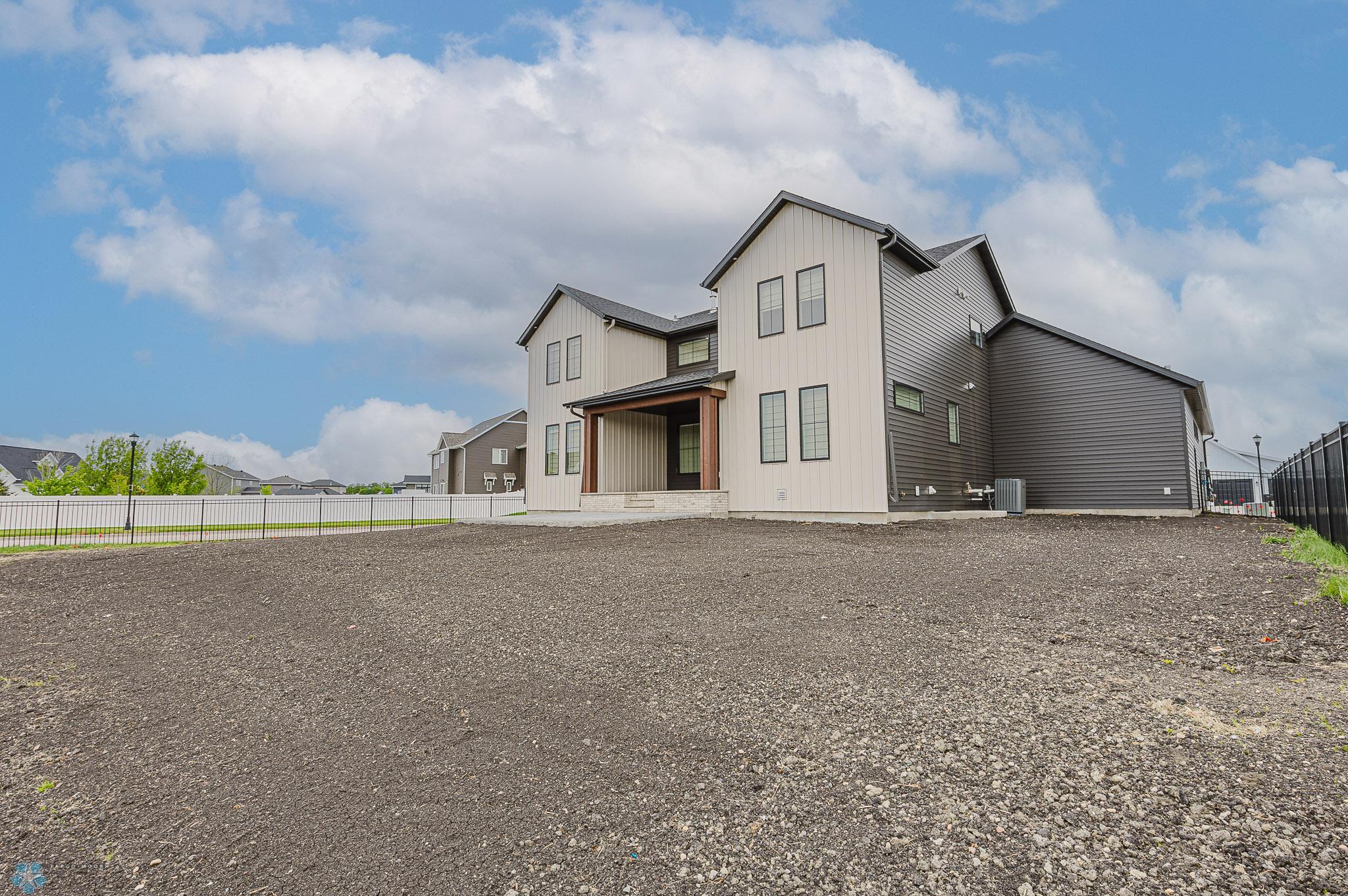 301 25th Ave E West Fargo-73.jpg
