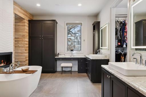 Dual vanities