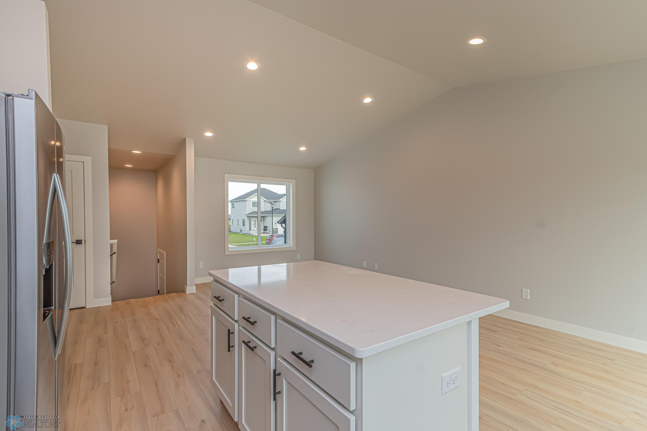 7464 20th St S, Fargo, ND 58104-7.jpg