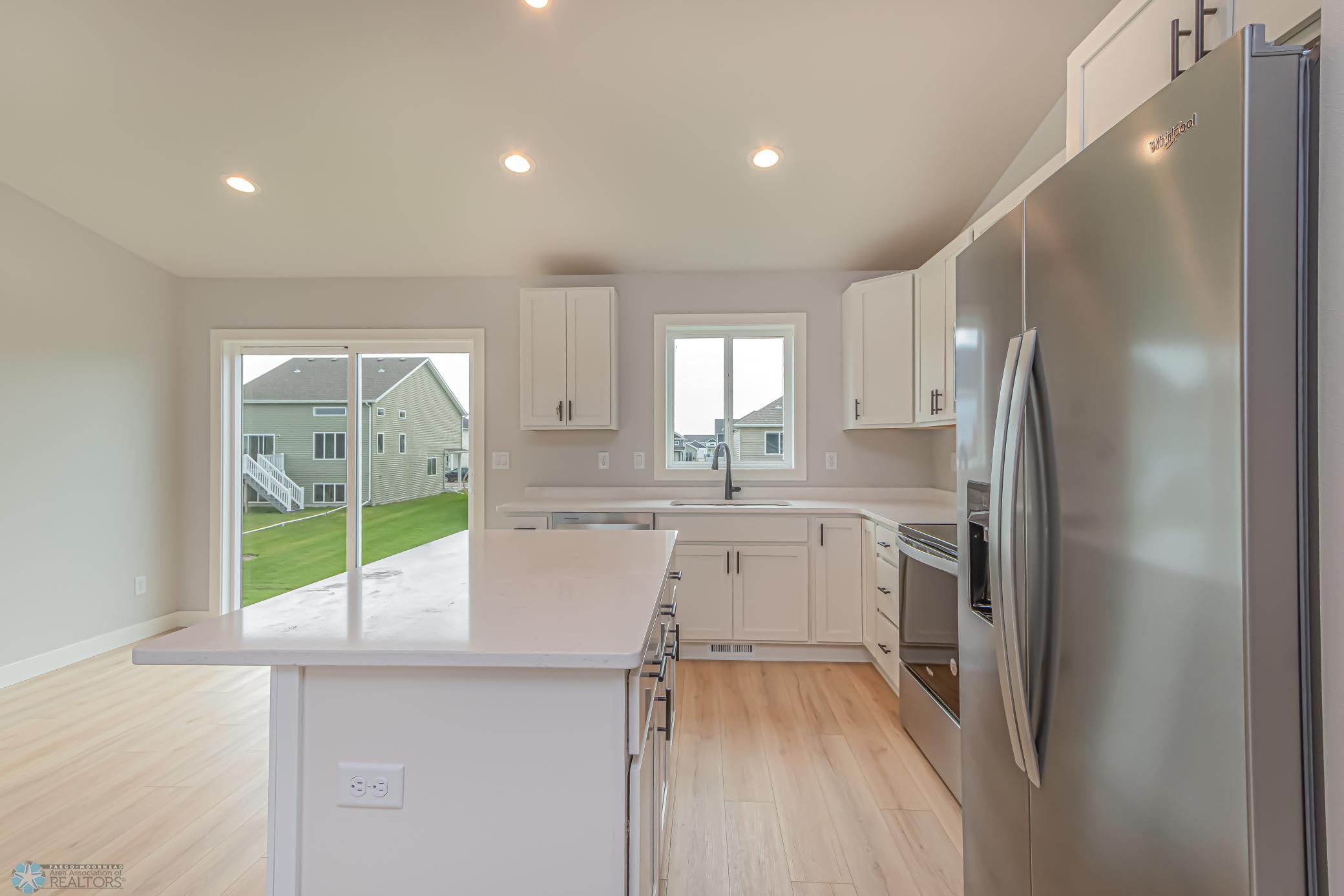7464 20th St S, Fargo, ND 58104-8.jpg