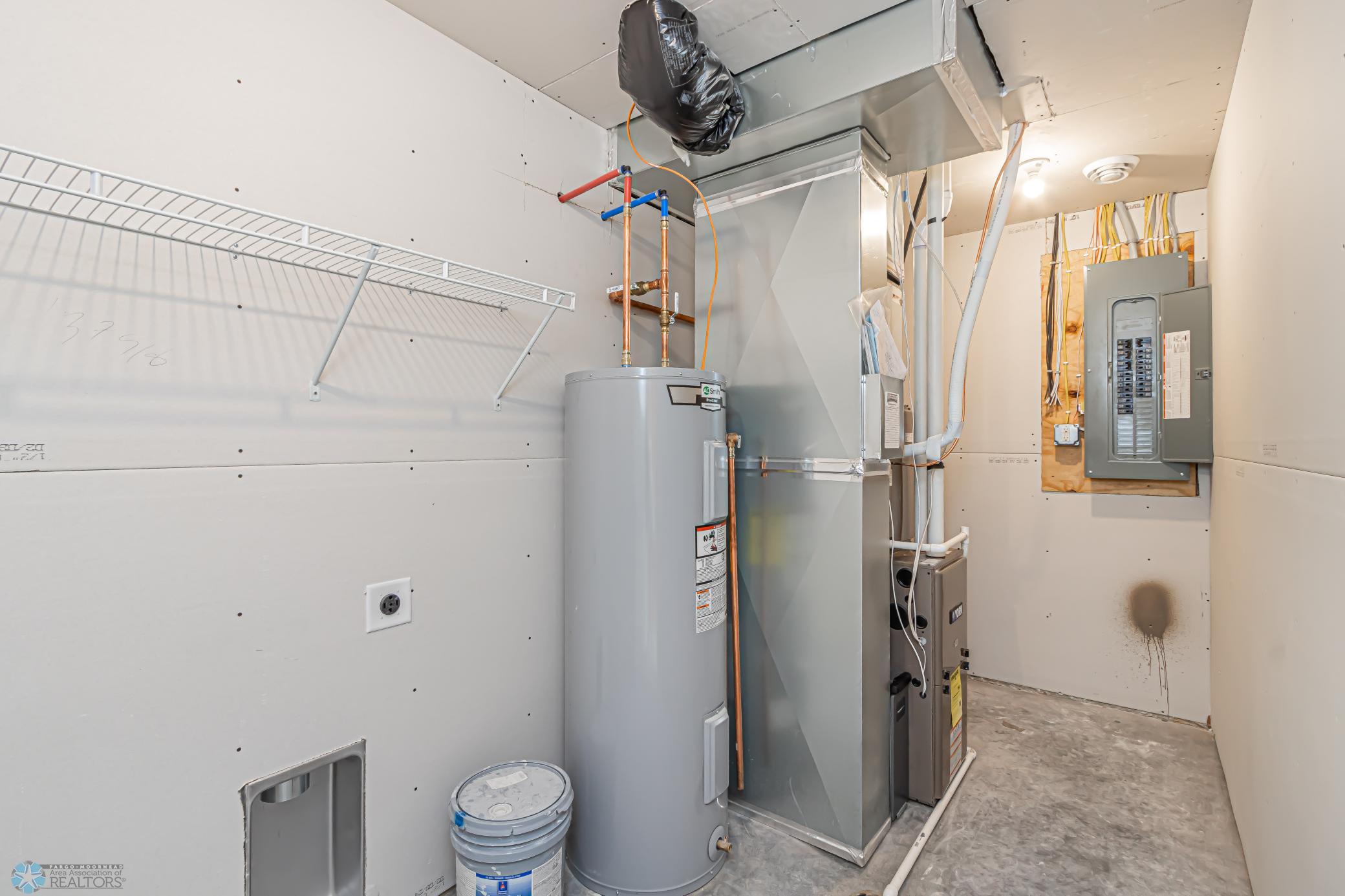 7464 20th St S, Fargo, ND 58104-25.jpg