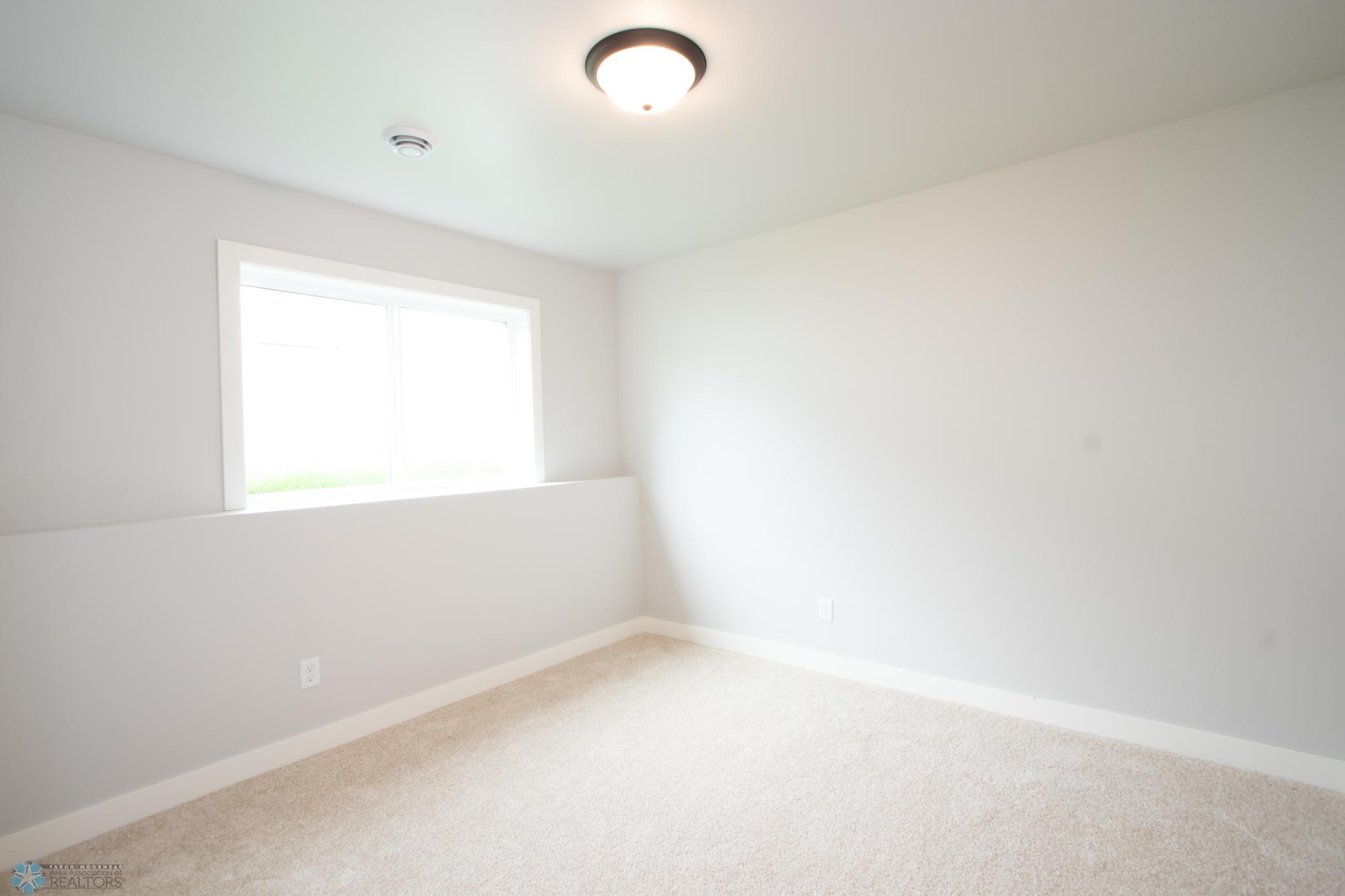 7464 20th St S, Fargo, ND 58104-20.jpg