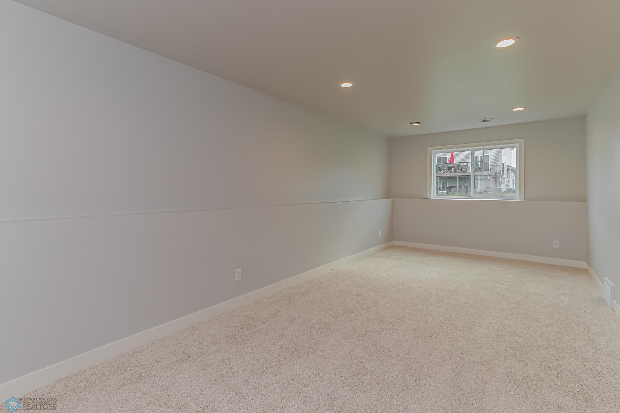 7464 20th St S, Fargo, ND 58104-17.jpg