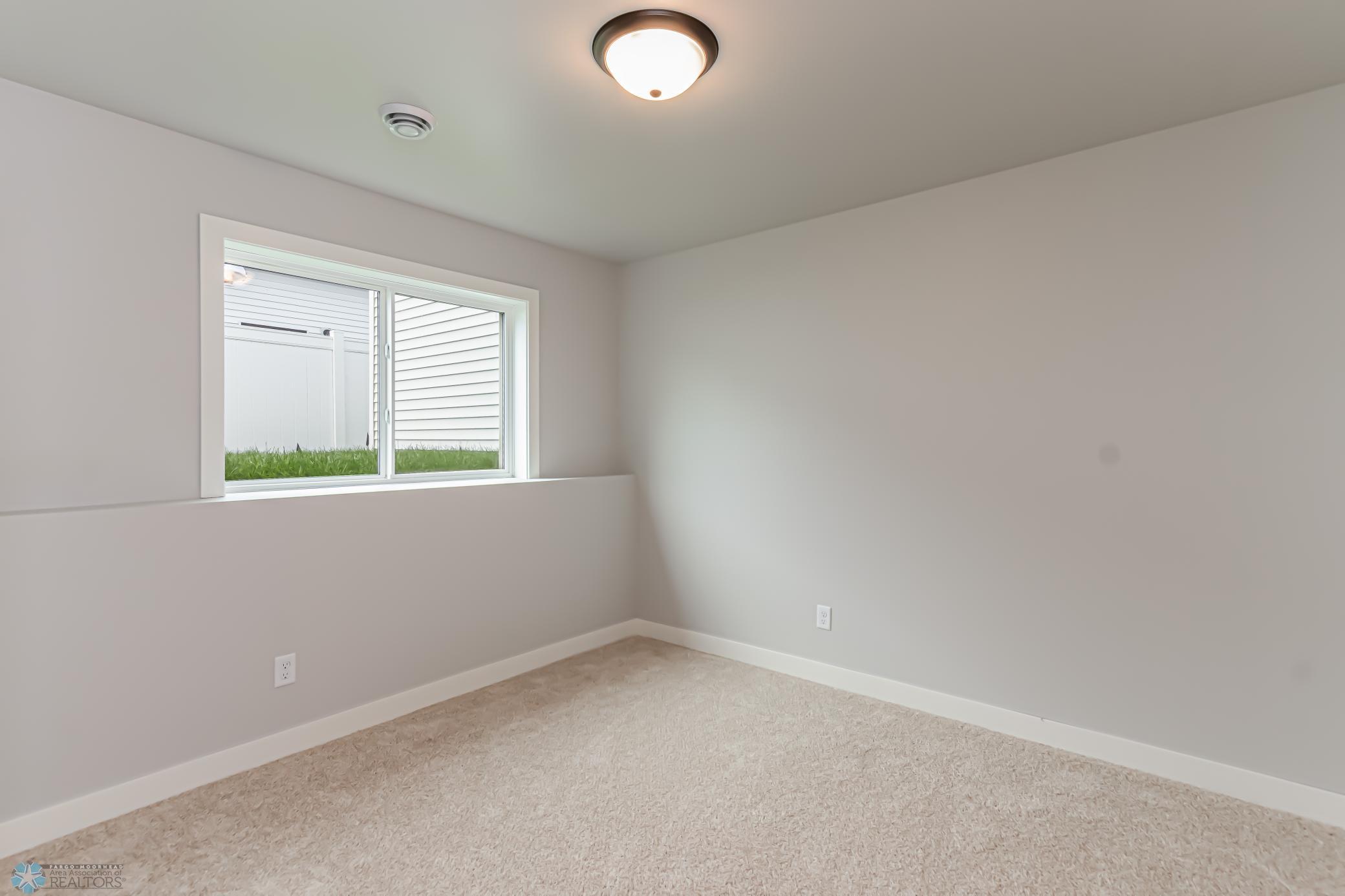 7464 20th St S, Fargo, ND 58104-21.jpg