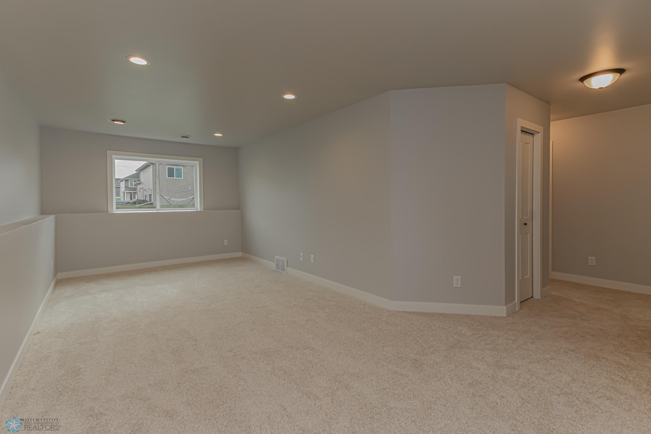7464 20th St S, Fargo, ND 58104-18.jpg